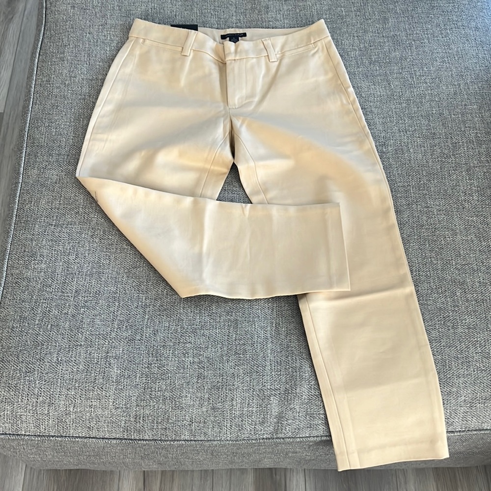 BNWT Tommy Crops size 0